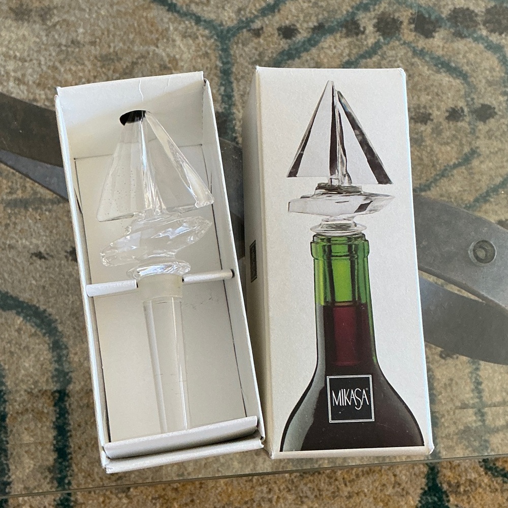 Mikasa Clear Crystal Regatta Design Bottle Stopper